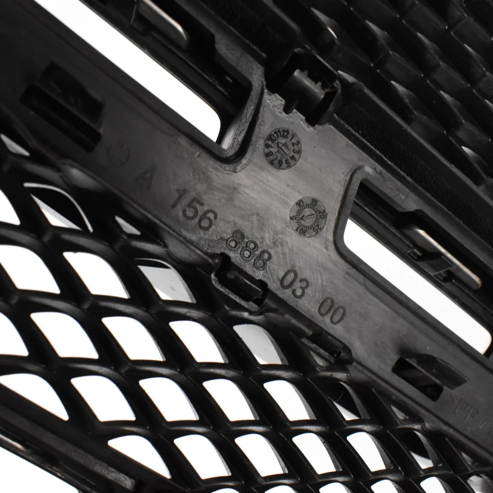 Radiatoriaus grotelės Mercedes GLA X156 (Facelift 2017-2020) A1568880300 - Image 2